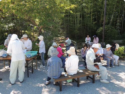 境内掃除ダーナの会（春・秋）　